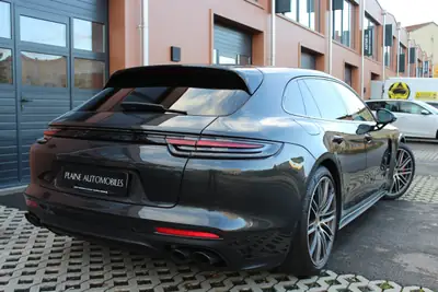 Porsche Panamera GTS Sport Turismo — Break sportif 460 ch, toit panoramique, toutes roues directrices — détail