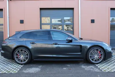 Porsche Panamera GTS Sport Turismo — Break sportif 460 ch, toit panoramique, toutes roues directrices — intérieur