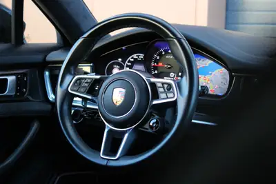 Porsche Panamera GTS Sport Turismo — Break sportif 460 ch, toit panoramique, toutes roues directrices — Miniature 10
