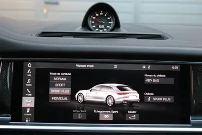 Porsche Panamera GTS Sport Turismo — Break sportif 460 ch, toit panoramique, toutes roues directrices — Miniature 18