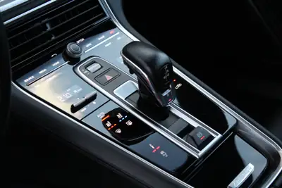 Porsche Panamera GTS Sport Turismo — Break sportif 460 ch, toit panoramique, toutes roues directrices — Miniature 17