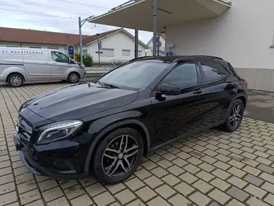Mercedes-Benz GLA 200 Night Star — SUV urbain compact, motorisation moderne et design premium — côté
