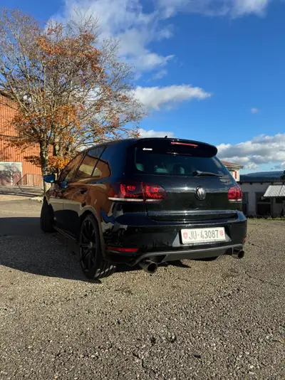 VW Golf 2.0 TSI GTI Adidas — Sportive 211 ch, transmission manuelle, 185'000 km — exterior view