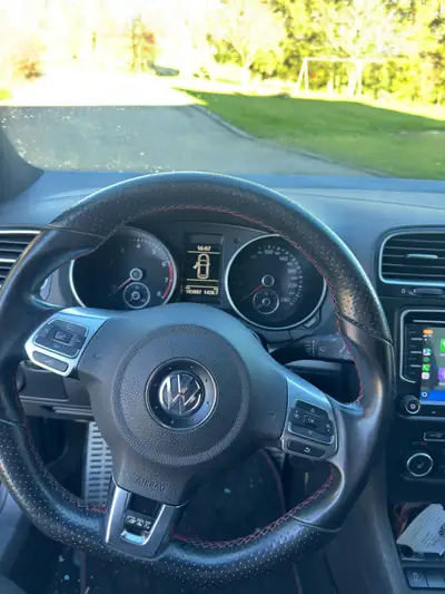 VW Golf 2.0 TSI GTI Adidas — Sportive 211 ch, transmission manuelle, 185'000 km — detail