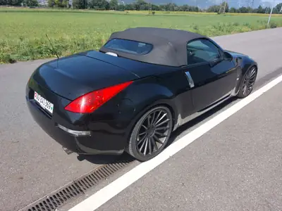 Nissan 350 Z — Cabriolet sportif iconique, 380 ch et boîte manuelle — Heckansicht