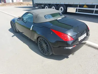Nissan 350 Z — Cabriolet sportif iconique, 380 ch et boîte manuelle — Innenraum