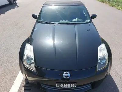 Nissan 350 Z — Cabriolet sportif iconique, 380 ch et boîte manuelle — Armaturenbrett