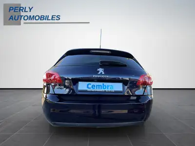 Peugeot 308 1.6 THP Féline — Berline dynamique, 62'000 km, expertisée — tableau de bord