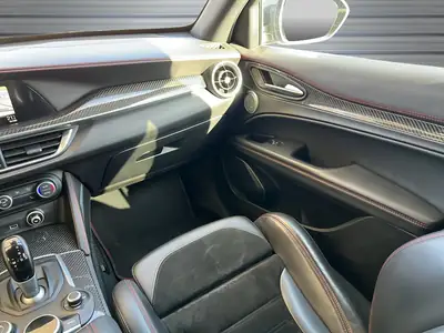 Alfa Romeo Stelvio 2.9 V6 Quadrifoglio Q4 — 510 ch, transmission intégrale, état impeccable — Miniature 12