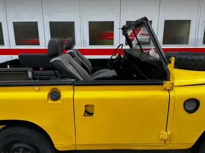 Land Rover 88 Station Wagon 1982 — Légende 4×4 avec toit tropique et 7 places — Miniatur 11