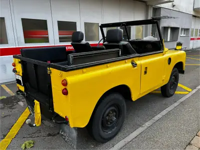 Land Rover 88 Station Wagon 1982 — Légende 4×4 avec toit tropique et 7 places — Miniatur 16