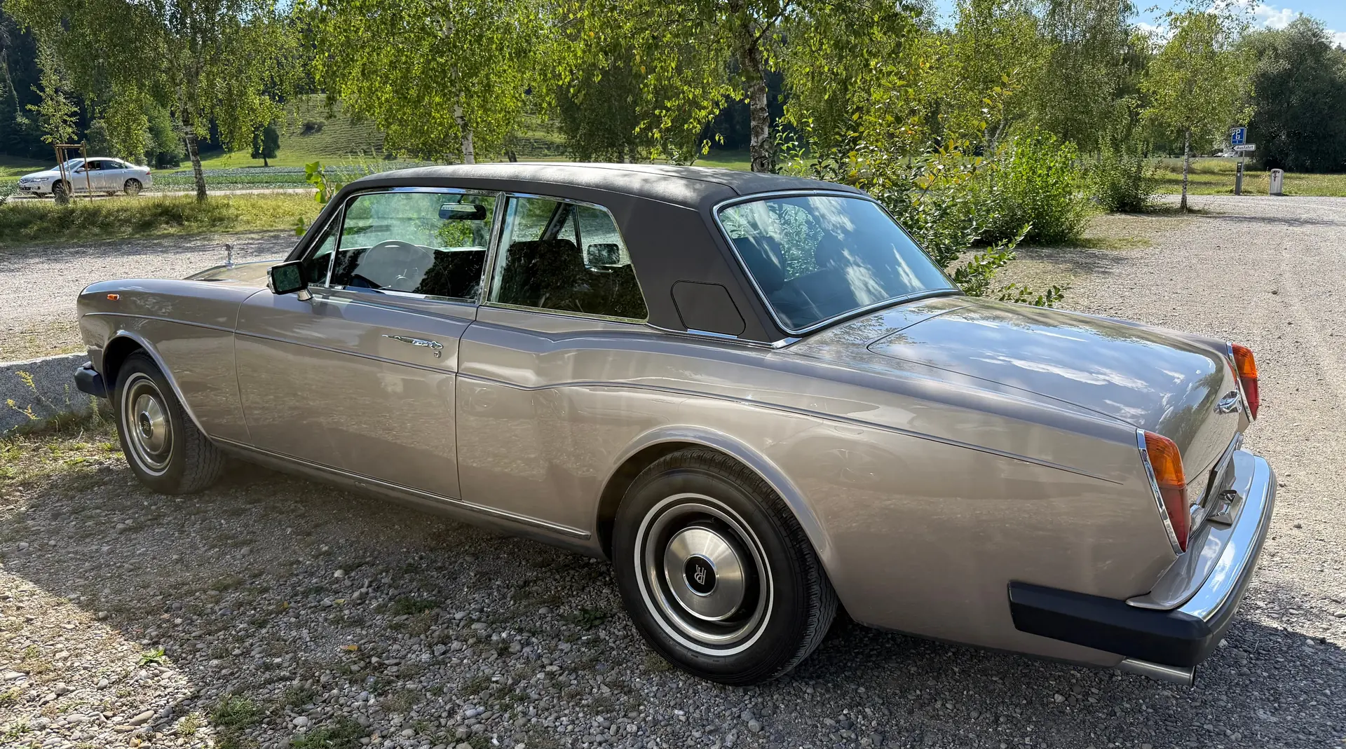 Rolls-Royce Corniche 1982 — Chef-d'œuvre britannique, historique sans accident — vista esterna