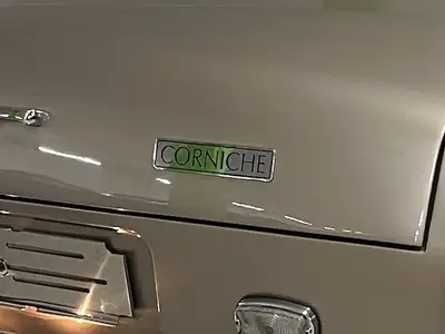 Rolls-Royce Corniche 1982 — Chef-d'œuvre britannique, historique sans accident — Miniatura 8