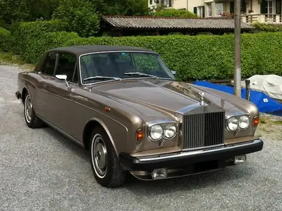 Rolls-Royce Corniche 1982 — Chef-d'œuvre britannique, historique sans accident — Miniatura 10
