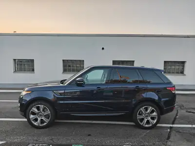 Land Rover Range Rover Sport 3.0 SDV6 Hybrid — SUV Premium Diesel Hybride, 190'000 km — rear view