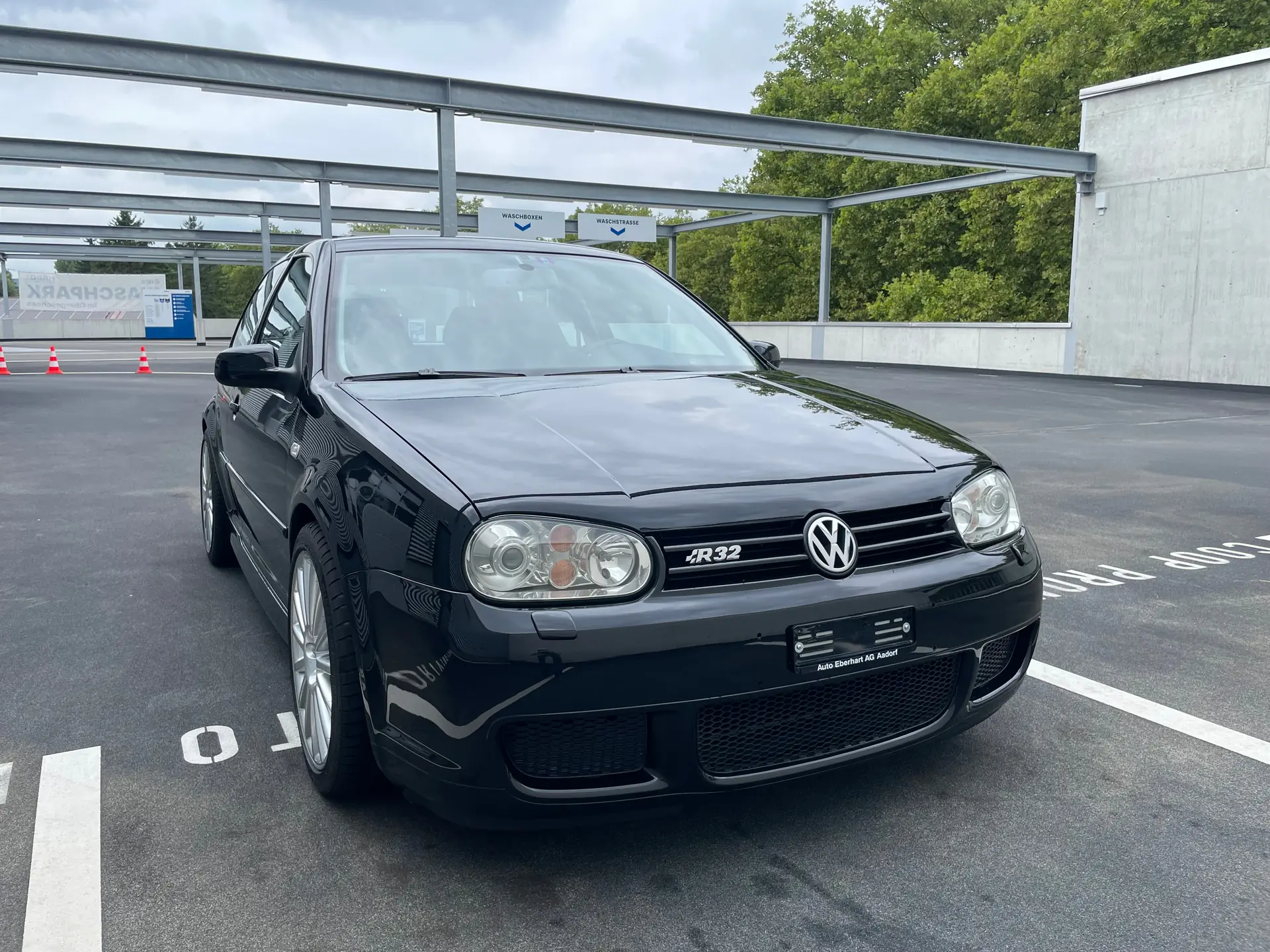 VW Golf R32 4Motion — Sportive allemande 241 ch, boîte manuelle, faible kilométrage — vista esterna