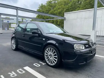 VW Golf R32 4Motion — Sportive allemande 241 ch, boîte manuelle, faible kilométrage — fianco