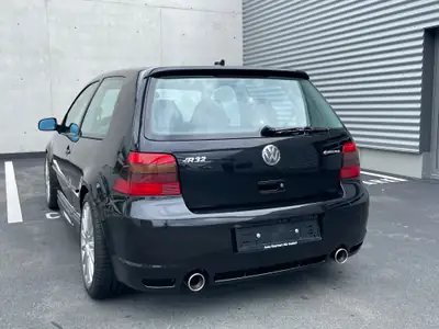 VW Golf R32 4Motion — Sportive allemande 241 ch, boîte manuelle, faible kilométrage — interni