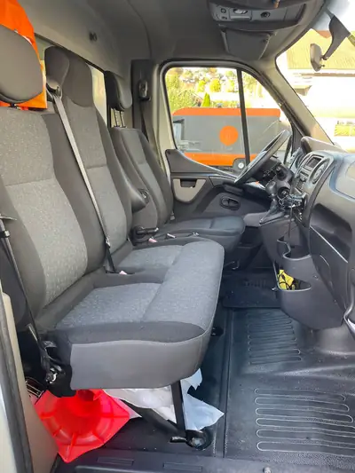 Opel Movano 2015 — Utilitaire professionnel avec plateforme élévatrice intégrée — arrière