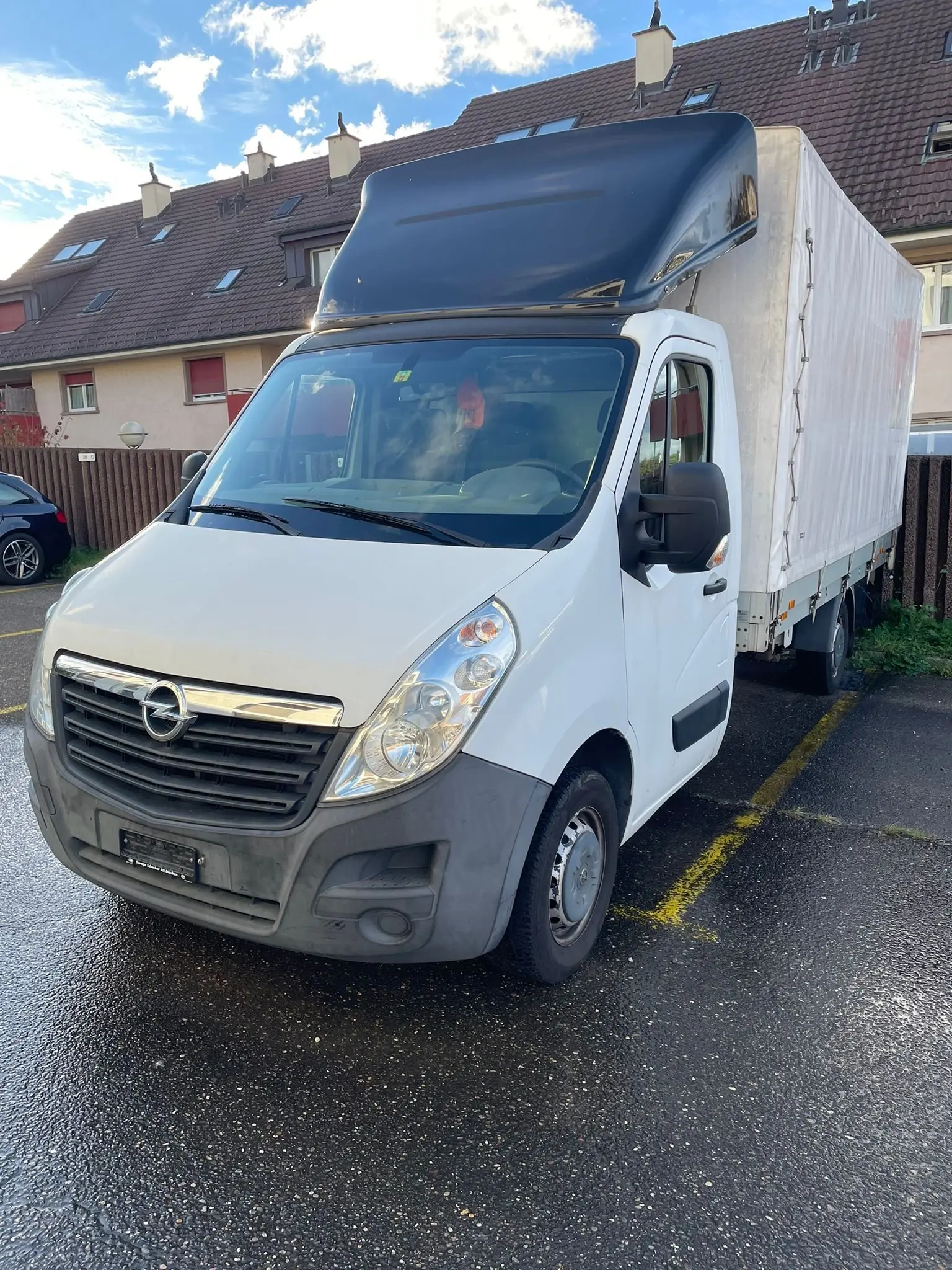Opel Movano 2015 — Utilitaire professionnel avec plateforme élévatrice intégrée