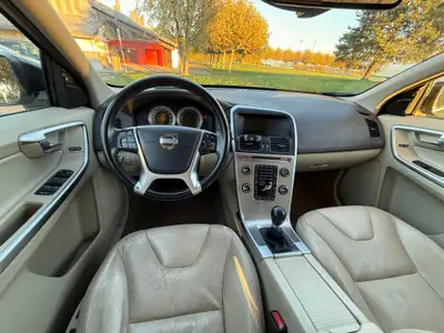 Volvo XC60 D5 AWD Summum — SUV premium diesel, entretien Volvo complet, 215 ch — Miniatura 10