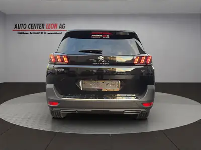Peugeot 5008 136 e-DCS6 GT — SUV 7 places hybride, très bas kilométrage — dashboard