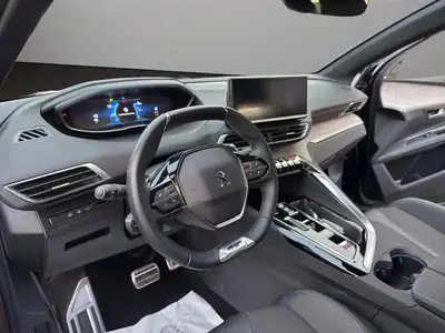 Peugeot 5008 136 e-DCS6 GT — SUV 7 places hybride, très bas kilométrage — Thumbnail 10
