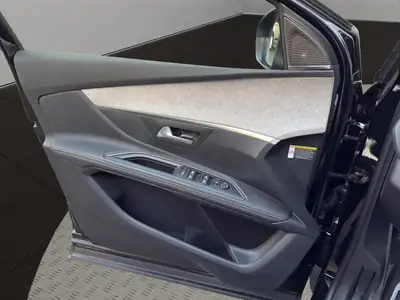 Peugeot 5008 136 e-DCS6 GT — SUV 7 places hybride, très bas kilométrage — Thumbnail 12