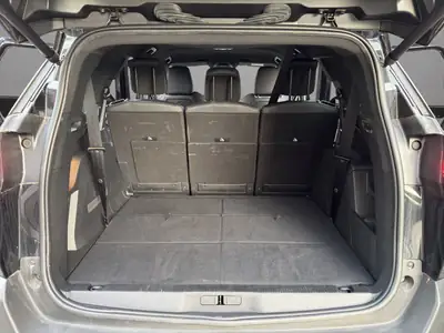 Peugeot 5008 136 e-DCS6 GT — SUV 7 places hybride, très bas kilométrage — Thumbnail 19