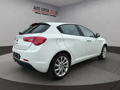 Alfa Romeo Giulietta 1.4 T — Élégance italienne, moteur dynamique et entretien complet — detail