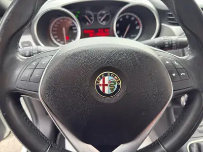 Alfa Romeo Giulietta 1.4 T — Élégance italienne, moteur dynamique et entretien complet — Thumbnail 22