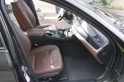 BMW 520i Touring — Break élégant, moteur fiable et sans sinistre — Miniature 8