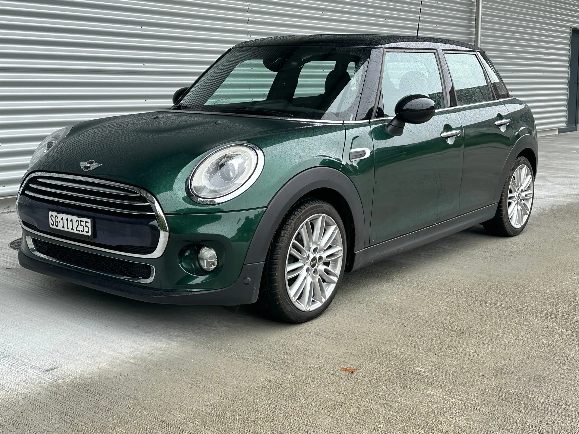 MINI Cooper Steptronic — Citadine dynamique automatique, 159'000 km, sans sinistre — vista esterna