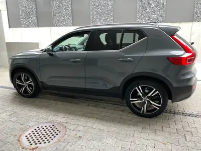 Volvo XC40 T5 Twin Engine — SUV hybride rechargeable, 1ère main, garantie jusqu'à 2027 — arrière