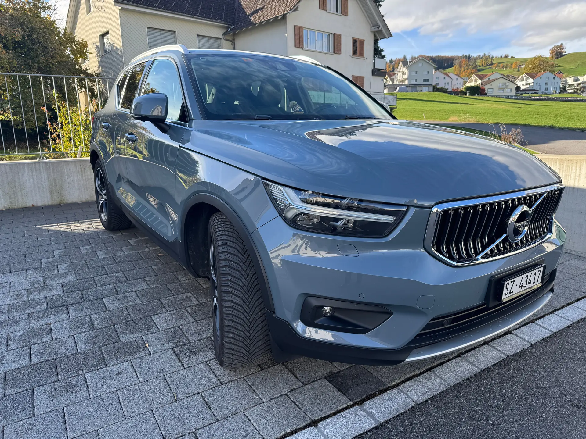 Volvo XC40 T5 Twin Engine — SUV hybride rechargeable, 1ère main, garantie jusqu'à 2027 — vue extérieure