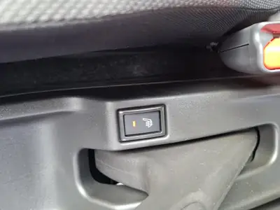 Suzuki Swift 1.2 Compact Top Hybrid — Citadine agile et écologique — Thumbnail 12