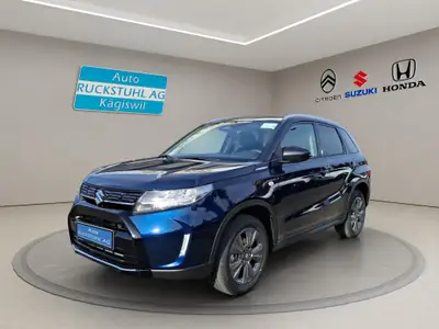 Suzuki Vitara 1.4 T Compact+ Hybrid 4x4 — SUV urbain écologique avec transmission automatique — exterior view