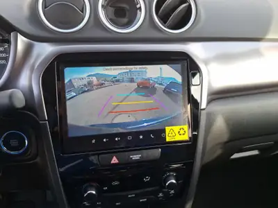 Suzuki Vitara 1.4 T Compact+ Hybrid 4x4 — SUV urbain écologique avec transmission automatique — Thumbnail 8