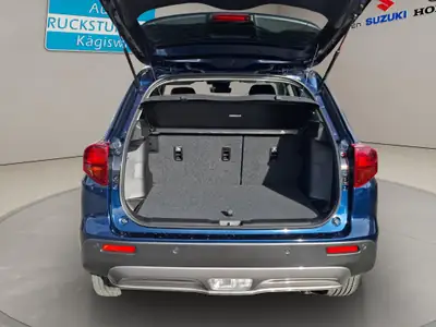 Suzuki Vitara 1.4 T Compact+ Hybrid 4x4 — SUV urbain écologique avec transmission automatique — Thumbnail 11