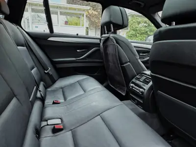 BMW M550d Touring xDrive — Break diesel haute performance, entretien suivi — detail