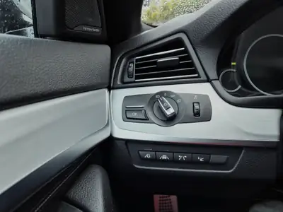 BMW M550d Touring xDrive — Break diesel haute performance, entretien suivi — Thumbnail 8