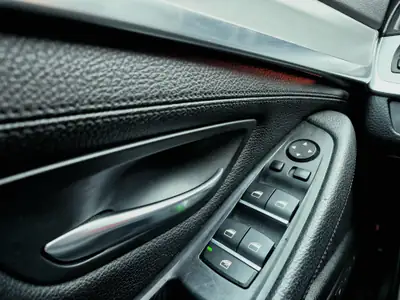 BMW M550d Touring xDrive — Break diesel haute performance, entretien suivi — Thumbnail 9