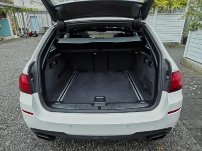 BMW M550d Touring xDrive — Break diesel haute performance, entretien suivi — Thumbnail 11