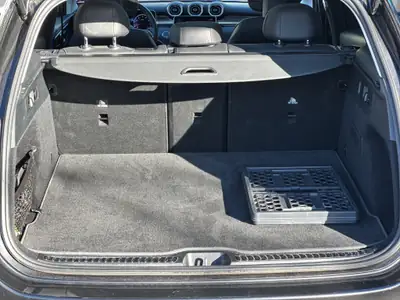 Mercedes-Benz GLC 200 4Matic — SUV hybride léger, 31 600 km seulement — Thumbnail 17
