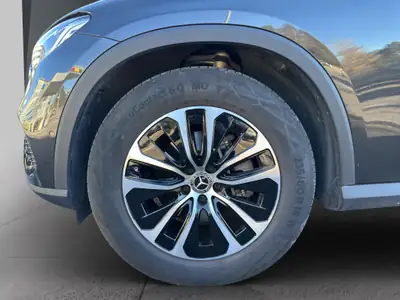 Mercedes-Benz GLC 200 4Matic — SUV hybride léger, 31 600 km seulement — Thumbnail 19