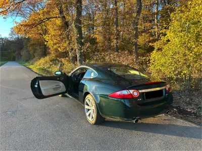 Jaguar XK 4.2 V8 Automatic — Coupé sportif emblématique, 72'000 km seulement — Armaturenbrett