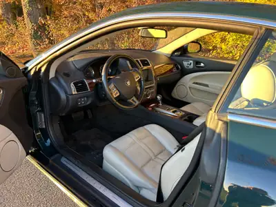 Jaguar XK 4.2 V8 Automatic — Coupé sportif emblématique, 72'000 km seulement — Miniatur 8
