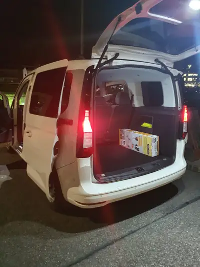 VW Caddy 2.0 TDI DSG — Utilitaire polyvalent, faible kilométrage, boîte automatique — Thumbnail 8