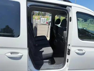 VW Caddy 2.0 TDI DSG — Utilitaire polyvalent, faible kilométrage, boîte automatique — Thumbnail 26