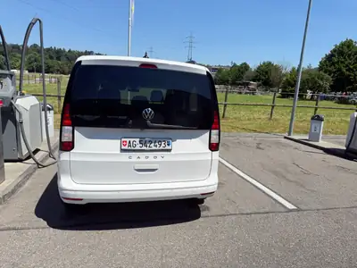 VW Caddy 2.0 TDI DSG — Utilitaire polyvalent, faible kilométrage, boîte automatique — Thumbnail 28